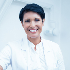 //dr-cesaro-marc.chirurgiens-dentistes.fr/wp-content/uploads/2015/07/staff4.jpg